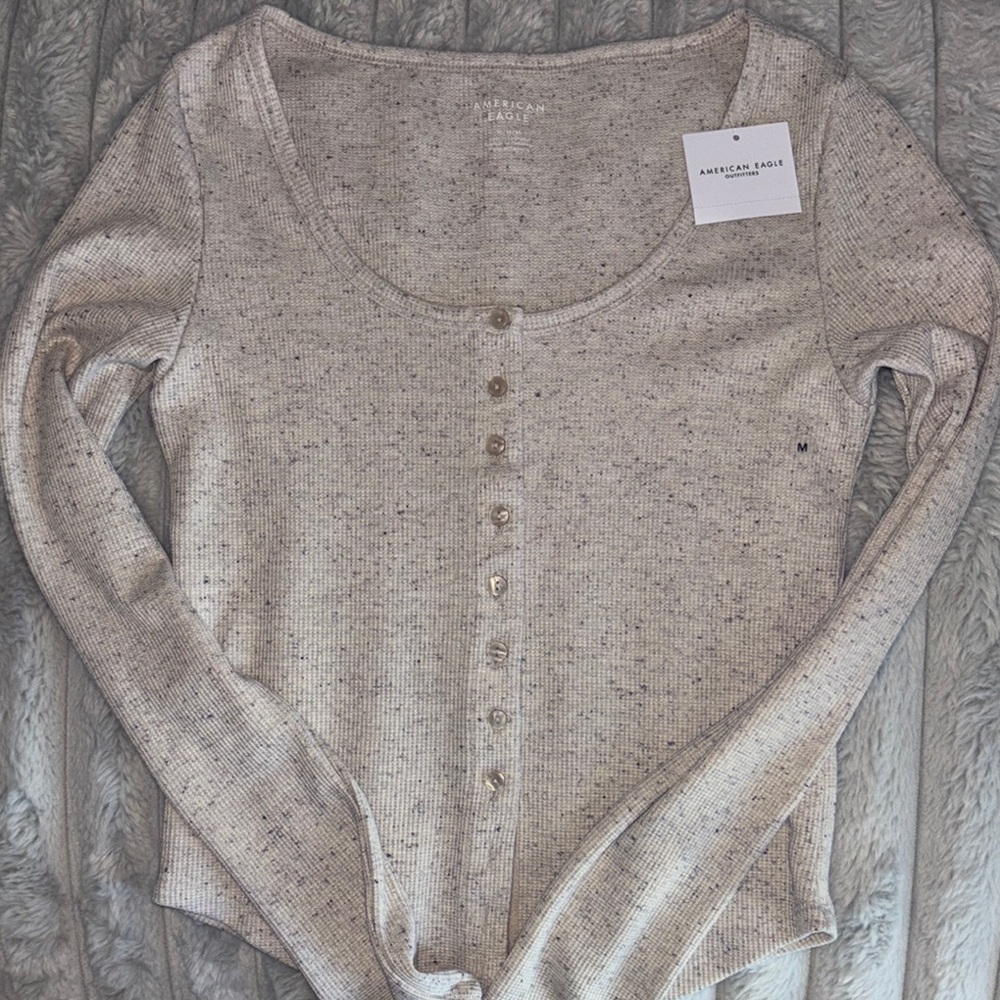 NWT American Eagle 🦅 Speckled Button-Up sweater tee 😊🤍